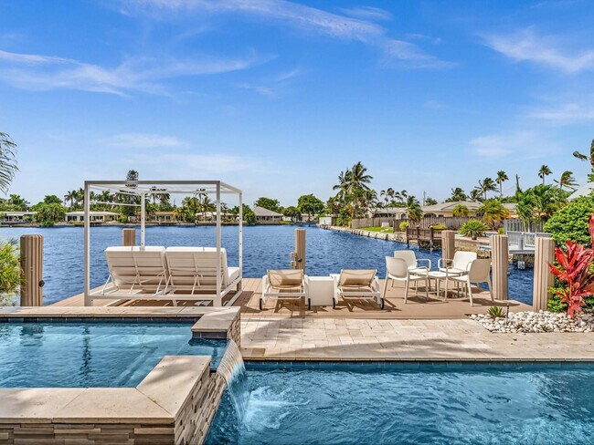 Building Photo - 1640 NE 43rd St