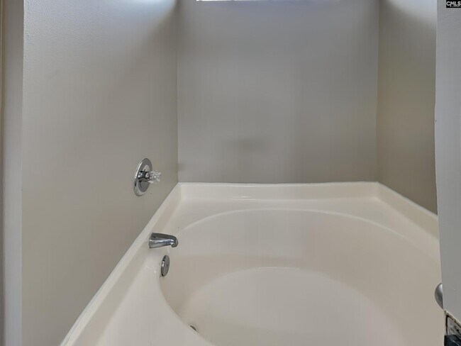 Building Photo - 149 Fox Grove Cir