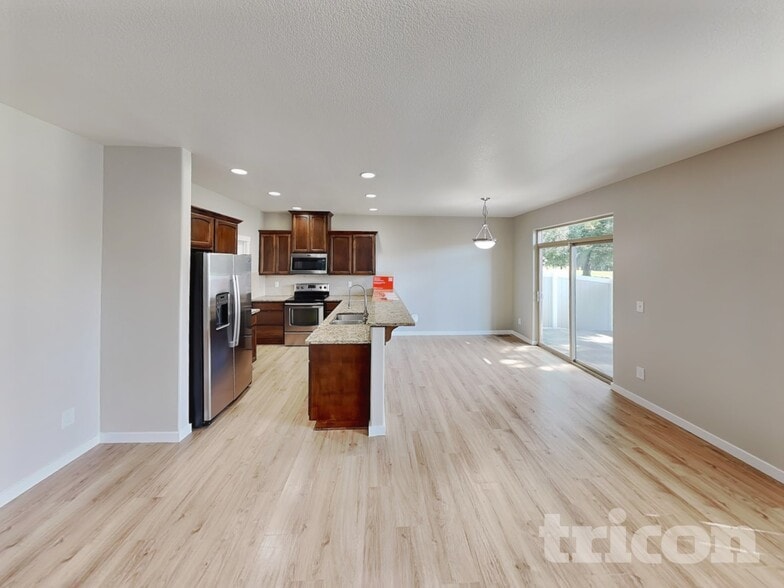 Building Photo - 7615 NE 60th Way