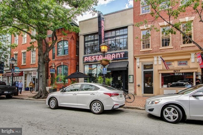 Building Photo - 1411 King St