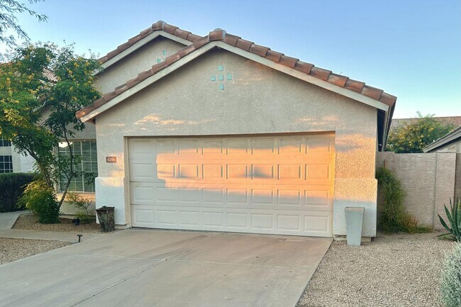 Building Photo - 4256 E Chaparosa Way