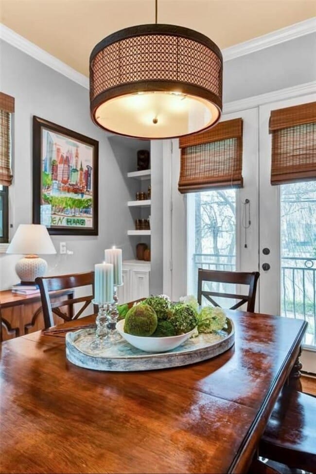 Building Photo - 5307 Lillian St