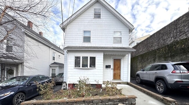 Building Photo - 30 Thorpe St