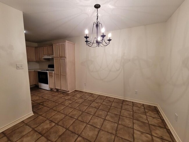 Building Photo - 640 Canada St