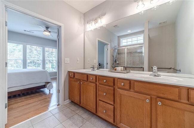 Building Photo - 6260 Brookside Ln