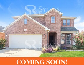 Building Photo - Welcome home to this stunning 3 bedroom, 2.5 bathroom home