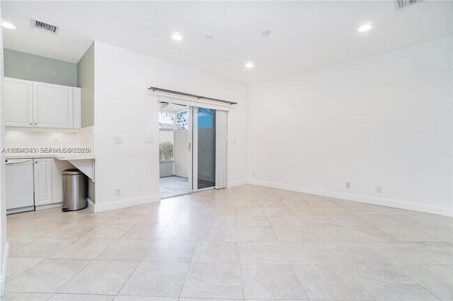 Building Photo - 11425 NW 34th Pl