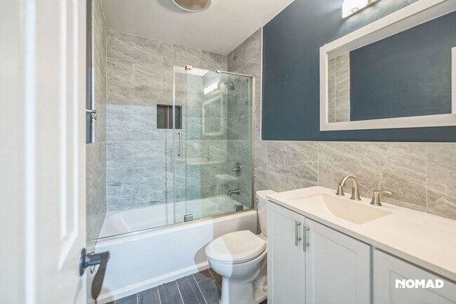 Building Photo - Spacious 3BR, with bonus room House in Law...