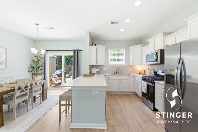 Building Photo - 9 Camp Saxton Way