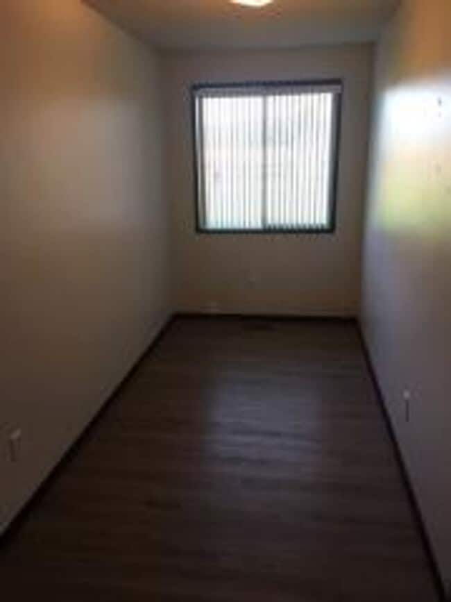 Building Photo - SINGLE FAMILY HOME HORSE PROPERTY ON PRAIRIE AVENUE (APP#106)