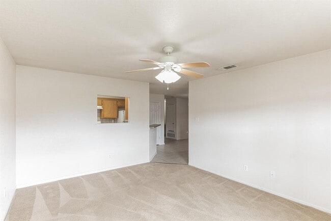 Building Photo - 319 Cedar Ridge Dr