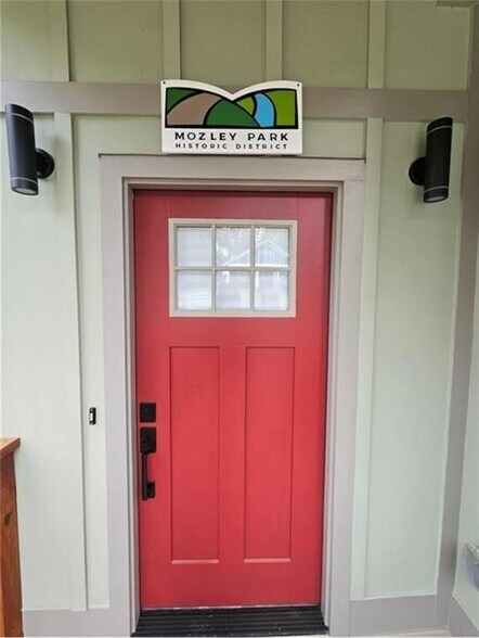 Building Photo - 198 Wellington St SW