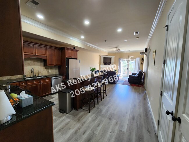 Building Photo - 732 Flag Cir