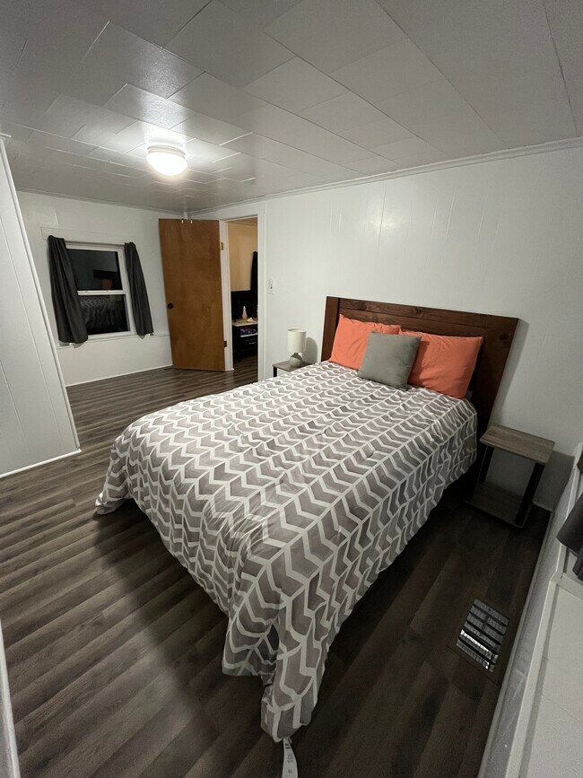 Building Photo - 310 S Butler St