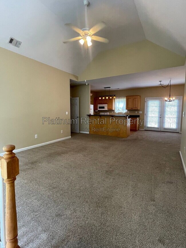 Building Photo - 144 Pointe Cir