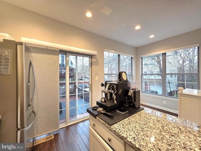 Building Photo - 5300 Arapaho Ln