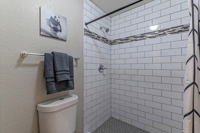 Building Photo - 3402 N 32nd St