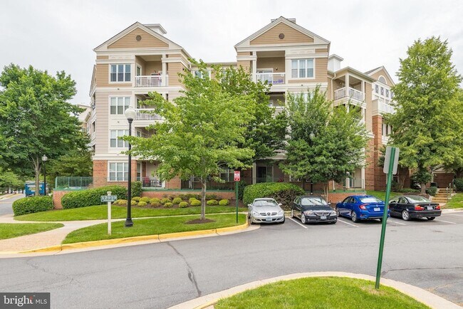 Building Photo - 2204 Westcourt Ln