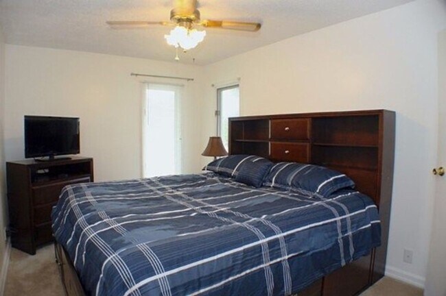 Building Photo - Corner Lot Charm: Spacious 3-Bed Home with Fireplace and Prime Location