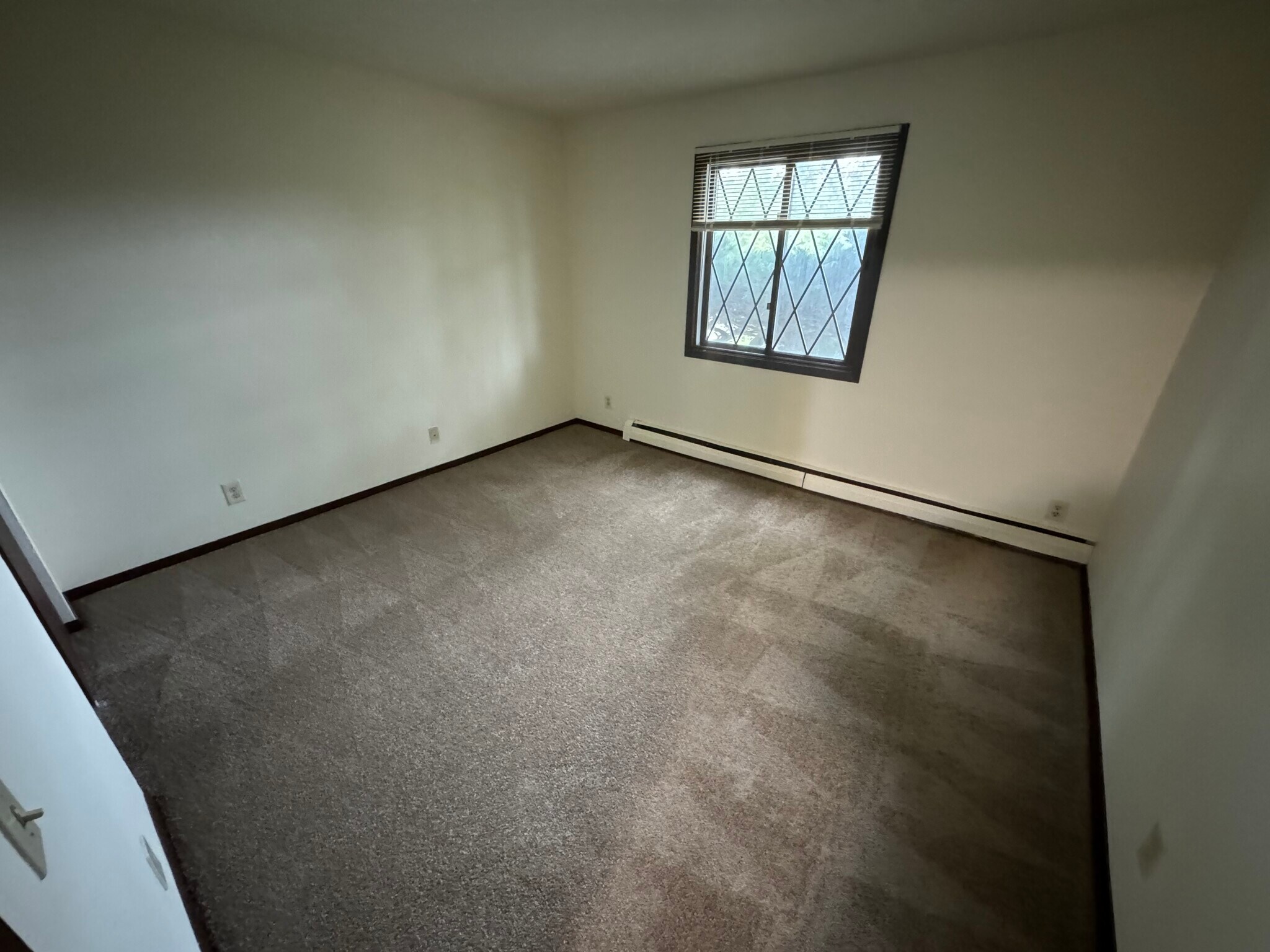 Building Photo - 2355 Chalet Gardens Rd