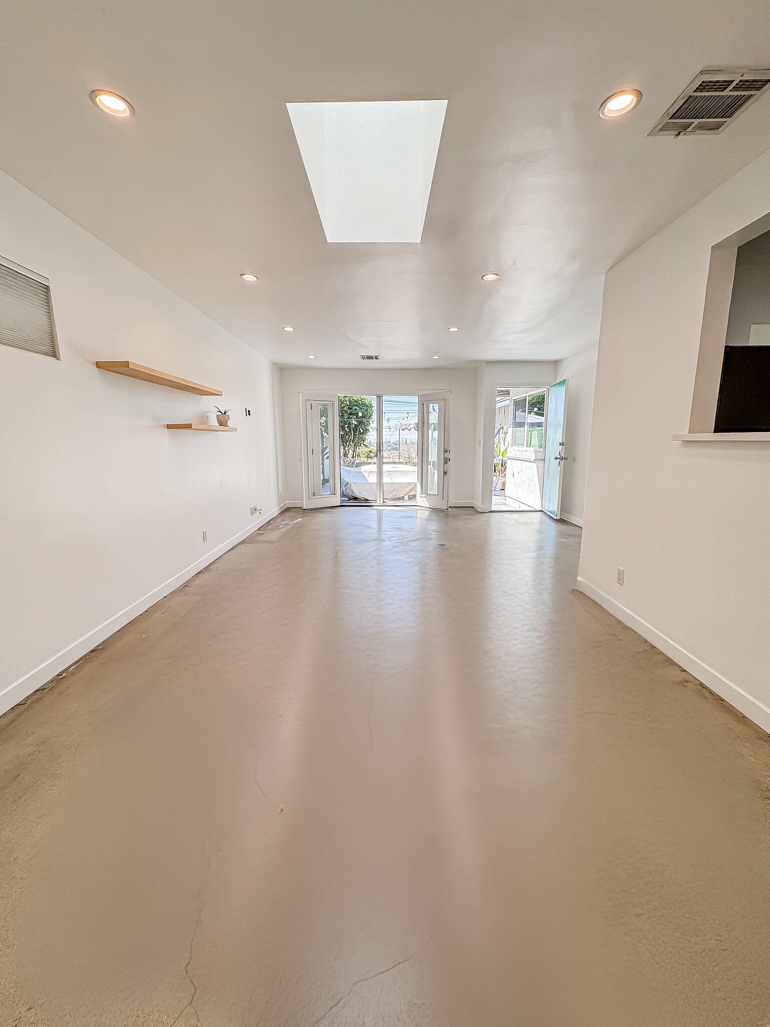 Building Photo - 3809 Floral Dr
