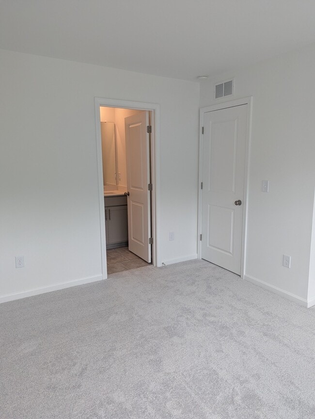 Building Photo - 677 Mirkwood Ave