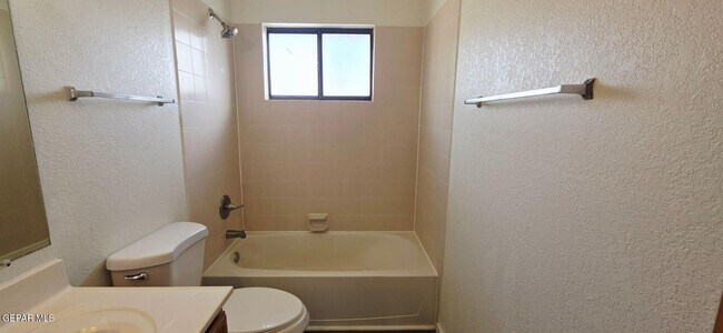 Building Photo - 1112 Chiricahua Dr