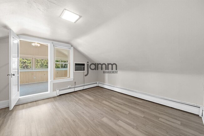 Building Photo - 14724 Clifton Blvd