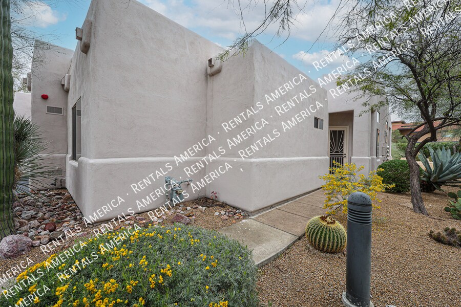 Building Photo - 7402 Hum Rd