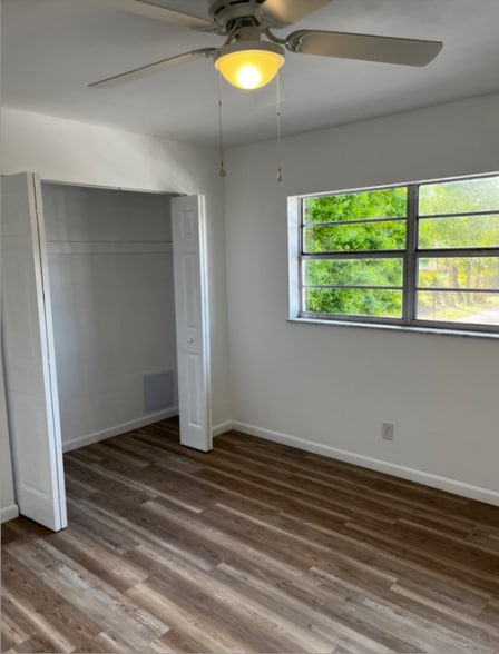 Building Photo - 1895 40th Ave