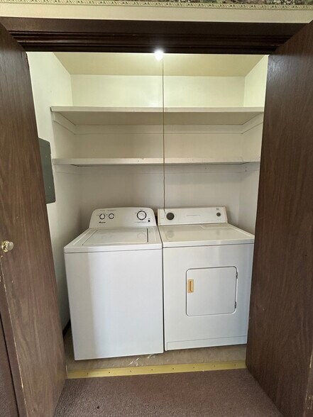 Building Photo - 404 W Livingston St