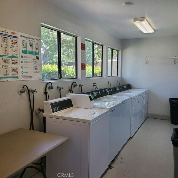 Building Photo - 680 N Ashurst Ct