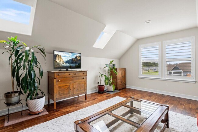 Building Photo - Luxury Yelm Estate on ¾ Acre with Custom Outdoor Living, Loft, A/C & Designer Kitchen!