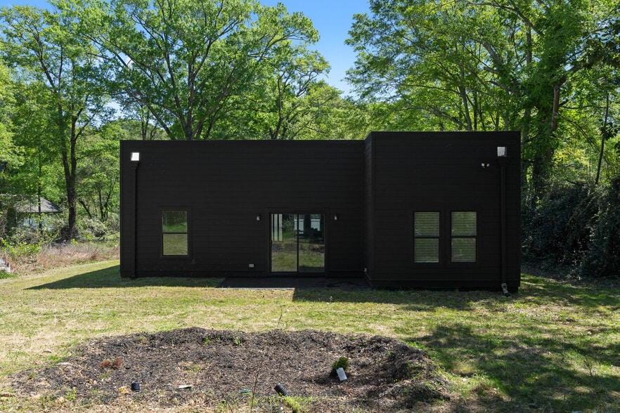 Building Photo - 101 Howell Dr SW