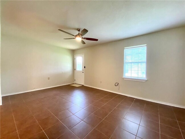 Building Photo - 5413 Manor Rd