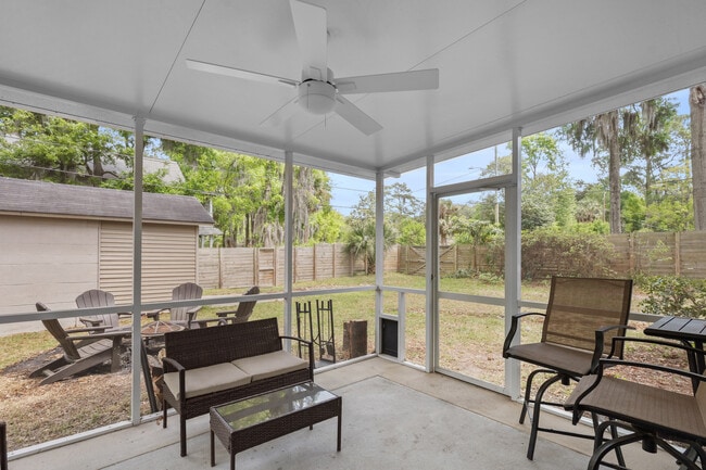 Building Photo - Spacious 4-Bedroom, 2.5-Bath Home E Duffy
