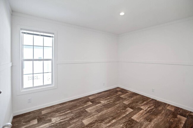 Building Photo - 1447 Whispering Pnes Lp