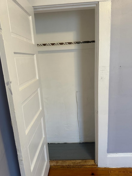 Building Photo - 54 Eaton St