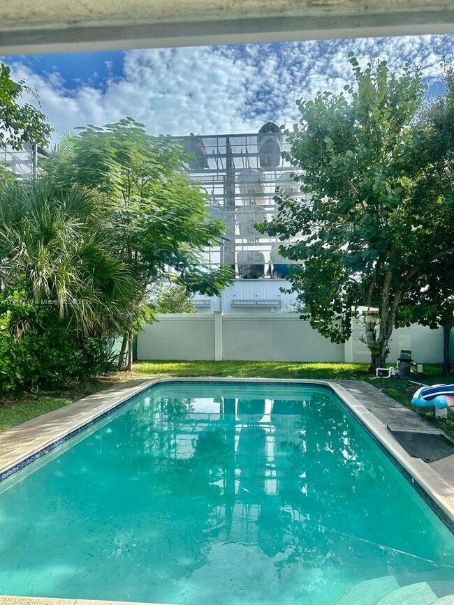 Primary Photo - 1810 SW 22nd Ave