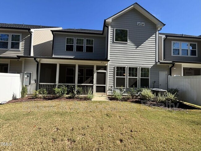 Building Photo - 2105 Goudy Dr