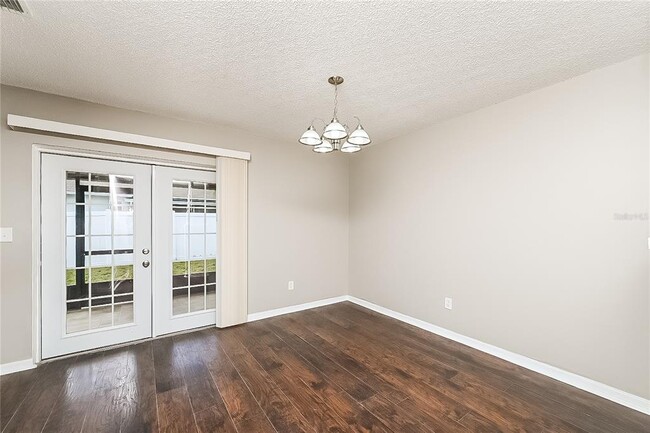 Building Photo - 1406 Cromwell Dr