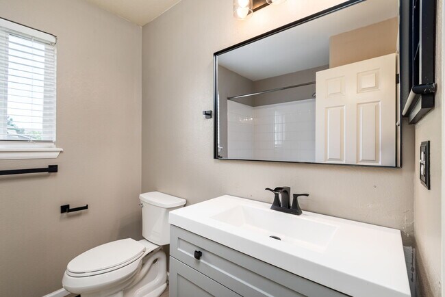 Building Photo - 4779 Waldenwood Dr