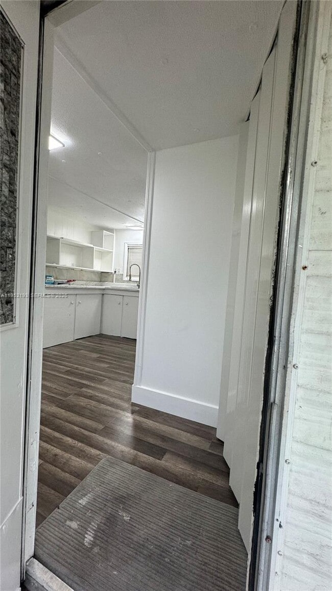 Building Photo - 601 NE 4th Ct.