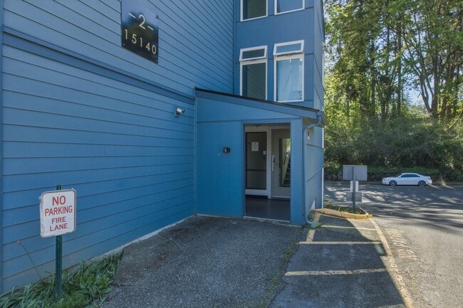 Building Photo - 15142 65th Ave S