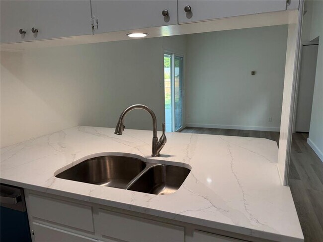 Building Photo - 6507 Middleham Pl