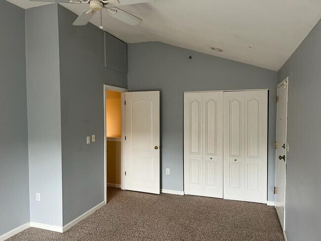 Building Photo - NOW AVAILABLE FOR RENTAL!!! A condominium-...