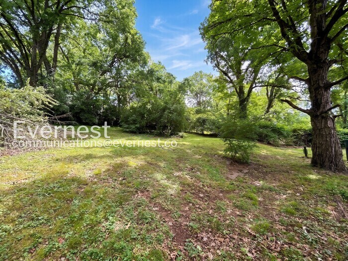 Building Photo - 4908 Briarwood Dr