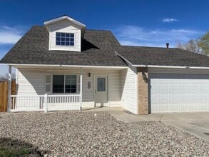 Building Photo - Awesome Home with Tons of Upgrades!!