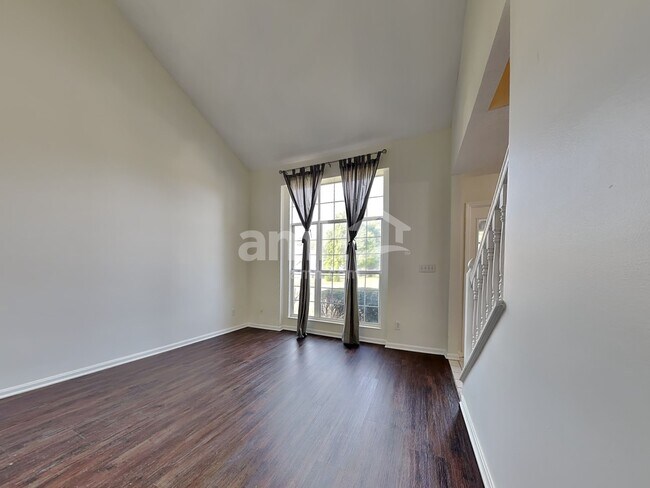 Building Photo - 1048 Reveres Run