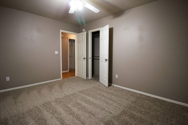 Building Photo - Darling Home In Jenks Schools!